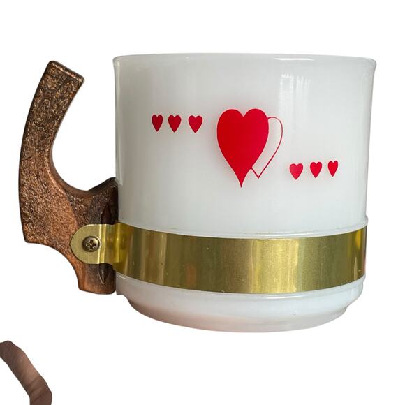 Vintage Siesta Ware Playing Card White Milk Glass Mug Wood Handle MCM Hearts - Picture 7 of 12